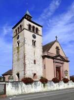 Urschenheim/Elsa, die katholische Dorfkirche St.Georg aus dem 12.Jahrhundert, Aug.2024