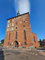 Der seit 1986 als Marienbasilika umgezeichnete Kolberger Dom ist eine fnfschiffige gotische Backsteinhallenkirche, mit derem Bau vermutlich im Jahr 1300 begonnen wurde.