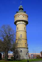 Schlettstadt (Selestat), der 48m hohe Wasserturm, erbaut 1906-07, ein Wahrzeichen der Stadt und als historisches Monument registriert, Okt.2024