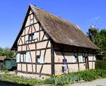 Ungersheim, ECO-Museum, Wohnhaus um 1680 aus Waltenheim im Sundgau, 1982 abgebaut und anschlie�end im Museum errichtet, Mai 2025