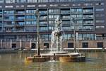 Brunnen im Bassin, alter Bootshafen in Maastricht.