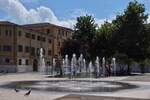 Wasserspiel auf dem Piazza Citadella in Verona.