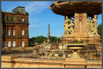 Die Doulton Fountain wurde 1888 errichtet und steht unmittelbar vor dem wenige Jahre sp�ter erbauten People's Palace in Glasgow.