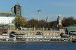 Hamburg am 15.11.2020: Blick von der Sdseite der Elbe (Steinwerder) auf das herausragende Bismarckdenkmal /