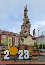 Statue des Heiligen Nepomuk und der Maria (Statuia Sfintei Maria) auf dem Platz der Freiheit (Piața Libertății) in Timișoara (RO).