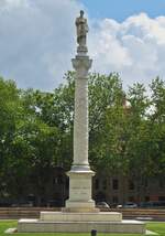 Monument von Ludovico Aristoto auf dem gleichnamigen Platz in Ferrara.