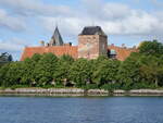 Schloss Aalholm, erbaut von 1300 bis 1385, Umbauten 1768 und 1889 unter Hans Jrgen Holm und Gotfred Tvede (18.07.2021)