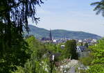 Freiburg, Blick auf die Stadt vom Stadtteil Herdern, mit dem Mnster und dem Schnberg im Hintergrund, Mai 2021