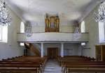 Freiburg-Kappel, Kirche St.Peter und Paul, Blick zur Orgelempore mit der 1980 eingeweihten Orgel von Johannes Rohlf, Juli 2019