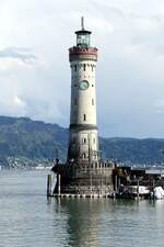LINDAU/Bodensee (Landkreis Lindau/Bodensee), 23.04.2025, der Lindauer Leuchtturm ist der einzige Leuchtturm in Bayern und zugleich der s�dlichste Leuchtturm Deutschlands; er wurde am 04.10.1856