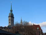 Mnchen am Viktualienmarkt  am 20241129 Blick auf St Peter eine Kirche.