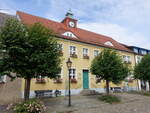 Friesack, Rathaus am Marktplatz, restauriert 1994 (08.07.2025)