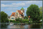 Eine historistische Villa am Ufer des Schwielowsees in Geltow wurde 1904 errichtet.