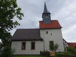 Viesebeck, evangelische Kirche, mittelalterlicher Chorturm, Langhaus erbaut 1586 (30.05.2024)