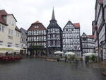 Fritzlar, Fachwerkhuser am historischen Marktplatz (05.08.2022)