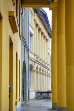 eine S�ulengang an dem Universit�tsplatz der Hansestadt Rostock.