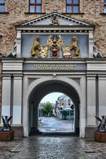 Detailaufnahme des Rostocker Steintors von der Stadtseite aus aufgenommen.