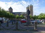 Osnabrck, Dom und Justus-Mser-Denkmal an der groen Domfreiheit (05.06.2024)