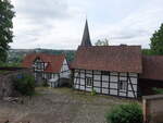 Warburg, Fachwerkhuser am Von Ketteler Platz (31.05.2024)