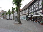 Delbrck, historische Fachwerkhuser am Kirchplatz (03.06.2024)