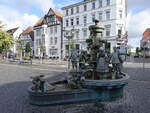 Lippstadt, Brgerbrunnen von Bonifatius Stirnberg am Rathausplatz (11.06.2024)