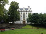 Stromberg, Kreuzkirche auf dem Burgberg, gotische Wallfahrtskirche, erbaut bis 1344 (10.06.2024)