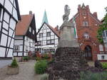 Ennigerloh, Hubertusdenkmal von 1906 in der Clemens August Strae (03.06.2024)