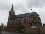 Nunkirchen, Pfarrkirche Herz Jesu, neugotische Hallenkirche erbaut von 1893 bis 1896 durch den Dombaumeister Reinhold Wirtz (01.08.2024)