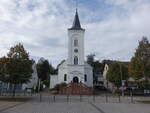 Ludweiler, Hugenottenkirche, erbaut 1786, Kirchturm erbaut von 1876 bis 1877 durch den Architekten Carl Benzel (12.10.2024)