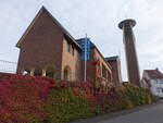 Kirrberg, Pfarrkirche Maria Himmelfahrt, erbaut von 1889 bis 1898, erweitert von 1955 bis 1957 durch den Architekten Herbert Lck (12.10.2024)