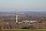 Leipzig von oben (5/6):  Im S�dosten (Stadtteil Holzhausen) steht ein 132 Meter hoher Fernmeldeturm der Telekom.