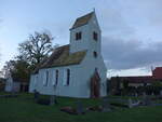 Altenbach, evangelische Dorfkirche, erbaut von 1200 bis 1250 im romanischen Stil (02.11.2024)