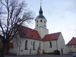 Brandis, evangelische Stadtkirche, erbaut ab 1121, Querschiff von 1570, Kirchturm erbaut 1732 (02.11.2024)