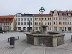 Radeburg, H�user und Brunnen am Marktplatz (10.06.2025)
