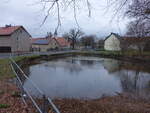 Kobershain, Huser und Kirche am Dorfteich (15.12.2024)