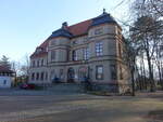 Cavertitz, ehemaliges Schloss, erbaut von 1909 bis 1910, heute Schule (17.12.2024)