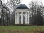 Dessau, Ionischer Tempel im Park Georgium, erbaut von 1781 bis 1786 durch Friedrich Wilhelm von Erdmannsdorff (08.12.2024)