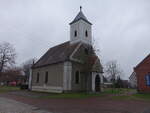 Priorau, evangelische Dorfkirche, neogotischer Putzbau, erbaut von 1817 bis 1818 (09.12.2024)