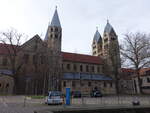 Halberstadt, Liebfrauenkirche, viertrmige romanische Pfeilerbasilika, erbaut ab 1146 (24.03.2024)