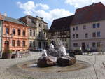 Calbe, Brunnen und H�user am Marktplatz (14.04.2025)