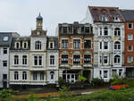 Blick auf eine historische Huserzeile in Flensburg.
