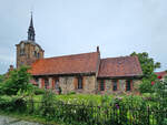 Die fast 900 Jahre alte Sankt-Johannis-Kirche ist die kleinste und lteste der drei erhalten gebliebenen Hauptkirchen der Stadt Flensburg.