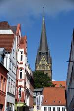 FLENSBURG, 02.09.2023, Blick auf den Turm der Nikolaikirche am S�dermarkt