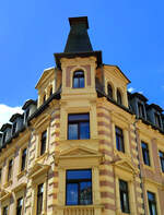 Ein sch�nes Eckgeb�ude in Altenburg im Stil des Historismus (Gr�nderzeit), Foto 07.08.22