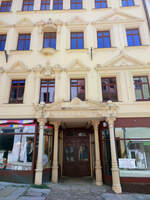 Detailansicht  eines Wohn- und Gesch�ftshaus in absolut zentraler Altstadtlage von Altenburg.