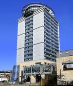 Suhl, 4-Sterne City Hotel, Ende 1970 als Wohnhaus gebaut, nach der Wende zum Hotel umgebaut, 1998 er�ffnet, mit 80m h�chstes Geb�ude der Stadt, April 2025