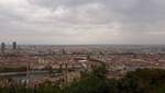 Die Saone im Stadtgebiet von Lyon,  betrachtet von der Kirche Notre-Dame de Fourvire, am 18.10.23.