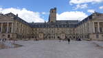 Dijon, Herzogspalast am Place de la Liberation, erbaut ab 1364 unter Herzog Philipps des Khnen, heute Rathaus und Kunsthochschule (01.07.2022)