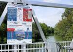 Biesheim im Elsa�, Info-Tafel an der neuen Alu-Br�cke �ber den Neubreisach-Kanal, nat�rlich wie gewohnt nur in franz�sisch, kein deutsch (die Grenze ist 3 Km entfernt)und kein