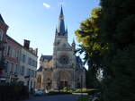 Epernay, Notre-Dame Kirche am Place Pierre Mendes, erbaut ab 1897 (05.10.2024)